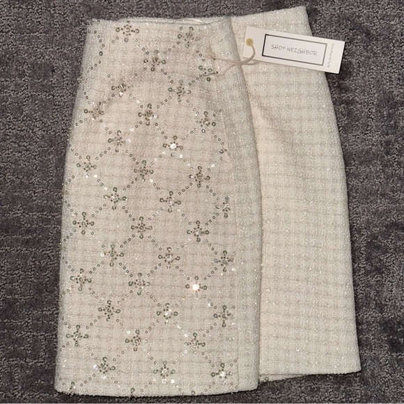 💰⬇️ Cream Skirt with Sequin Details - Picture 5 of 6